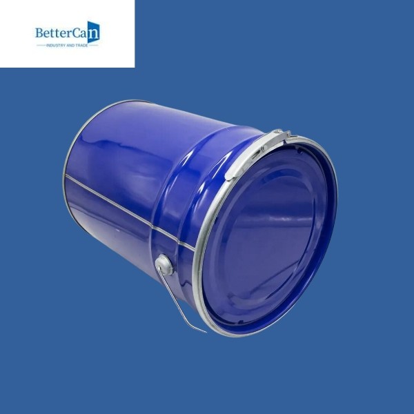 Bidone con coperchio e chiusura a leva in acciaio inox