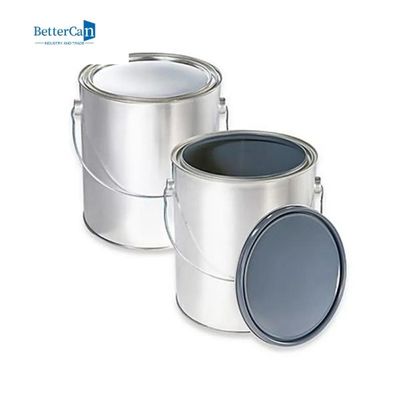 Ricicli il vecchio rettangolo delle latte della pittura latte vuote della pittura di dimensione di quarto di 5 litri